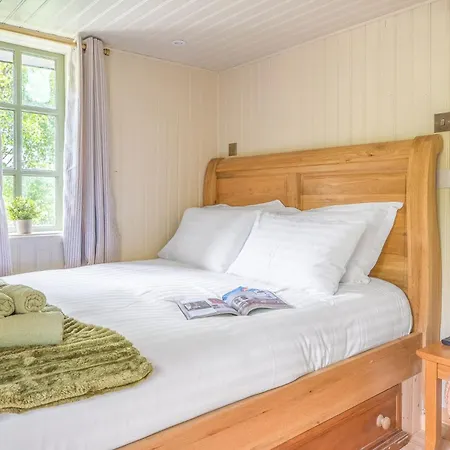 Feriehus Willow Lodge, District Shepherd Hut With Hot Tub Coniston