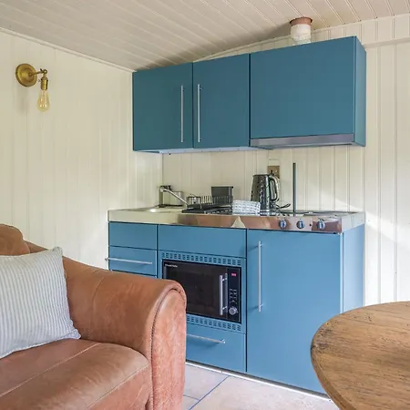 Willow Lodge, District Shepherd Hut With Hot Tub *