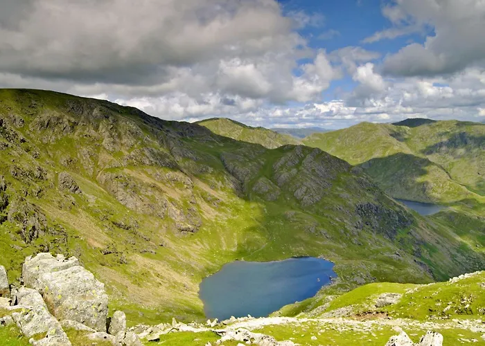 Willow Lodge, District Shepherd Hut With Hot Tub * Coniston